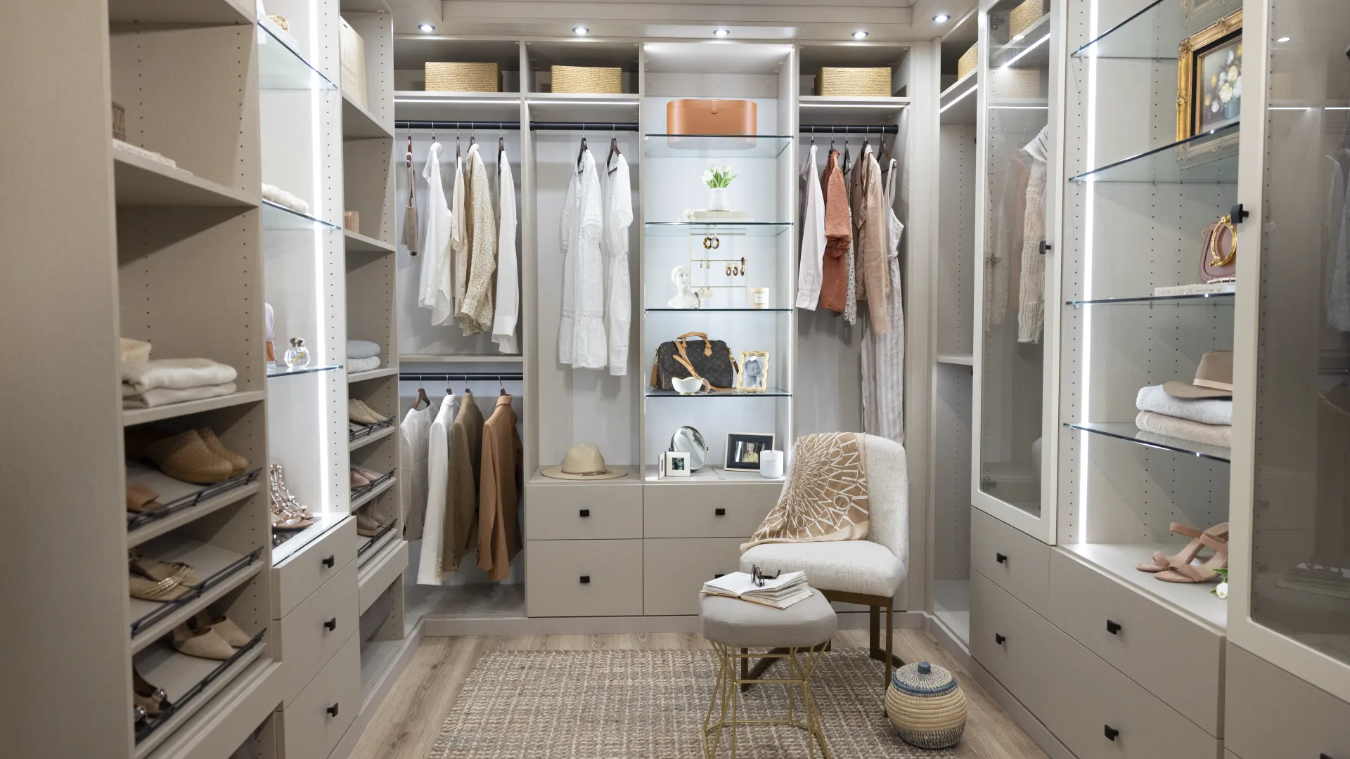 custom closet in abudhabi